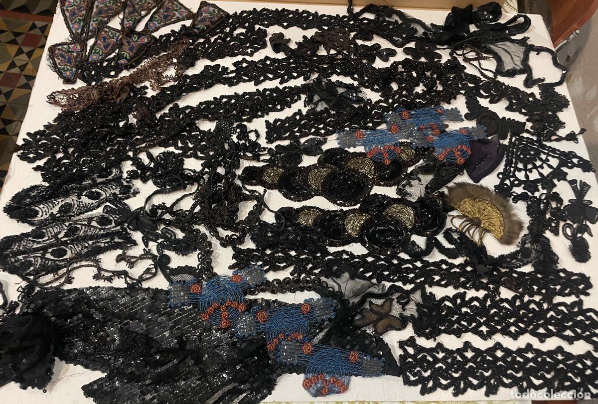 Antig&uuml;edades: ANTIGUO LOTE DE ABALORIOS DE PIEDRAS DE VESTIDOS DE LOS A&Ntilde;OS 20 - TODO ORIGINAL DE LA EPOCA