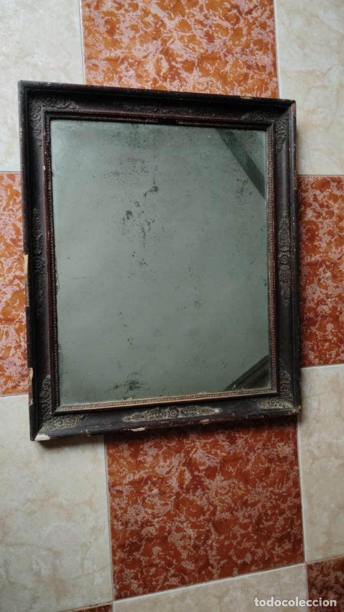 Antig&uuml;edades: ESPEJO.-ESPEJO MUY ANTIGUO.-MEDIDAS DE 64 X 54 CM.