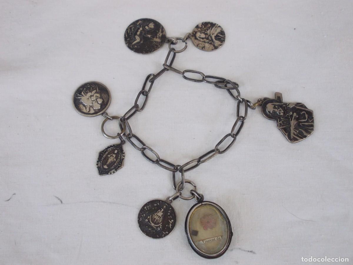 Antig&uuml;edades: ANTIGUO RELICARIO Y MEDALLAS EN PLATA PERTENECIENTES A UNA MONJA