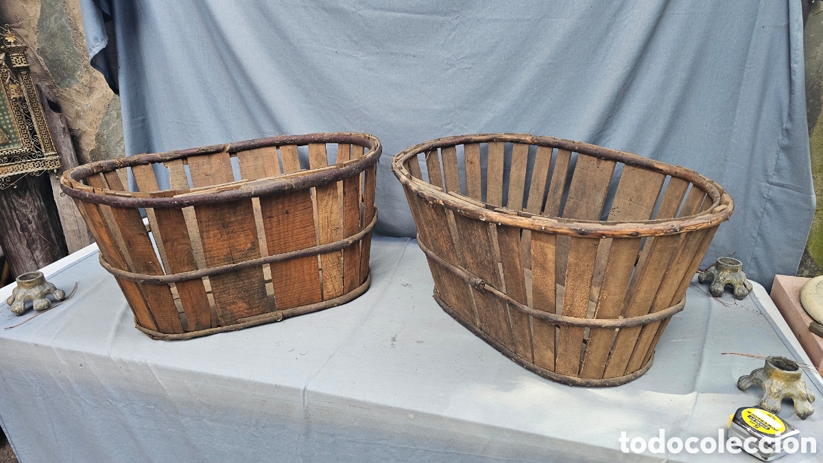 Antig&uuml;edades: Antiguas banastas de madera para frutas