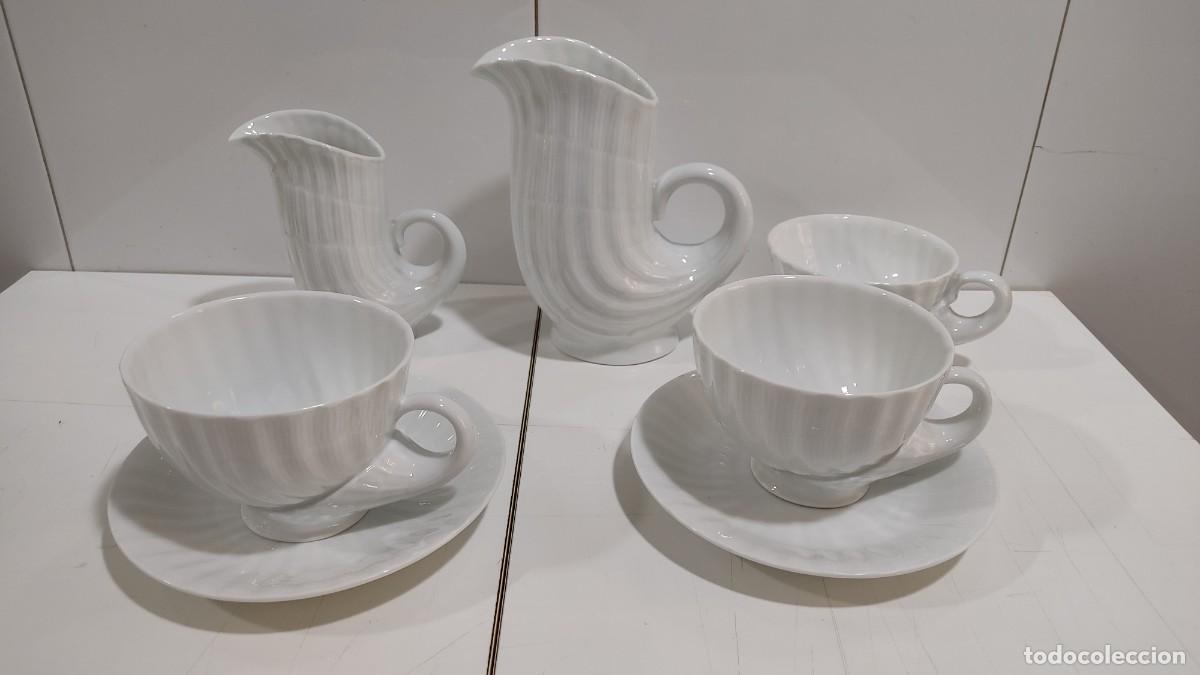 Antig&uuml;edades: 1249 JUEGO DESAYUNO, PORCELANA BLANCA, DE SAGARDELOS-O CASTRO, MODELO CUNCHA