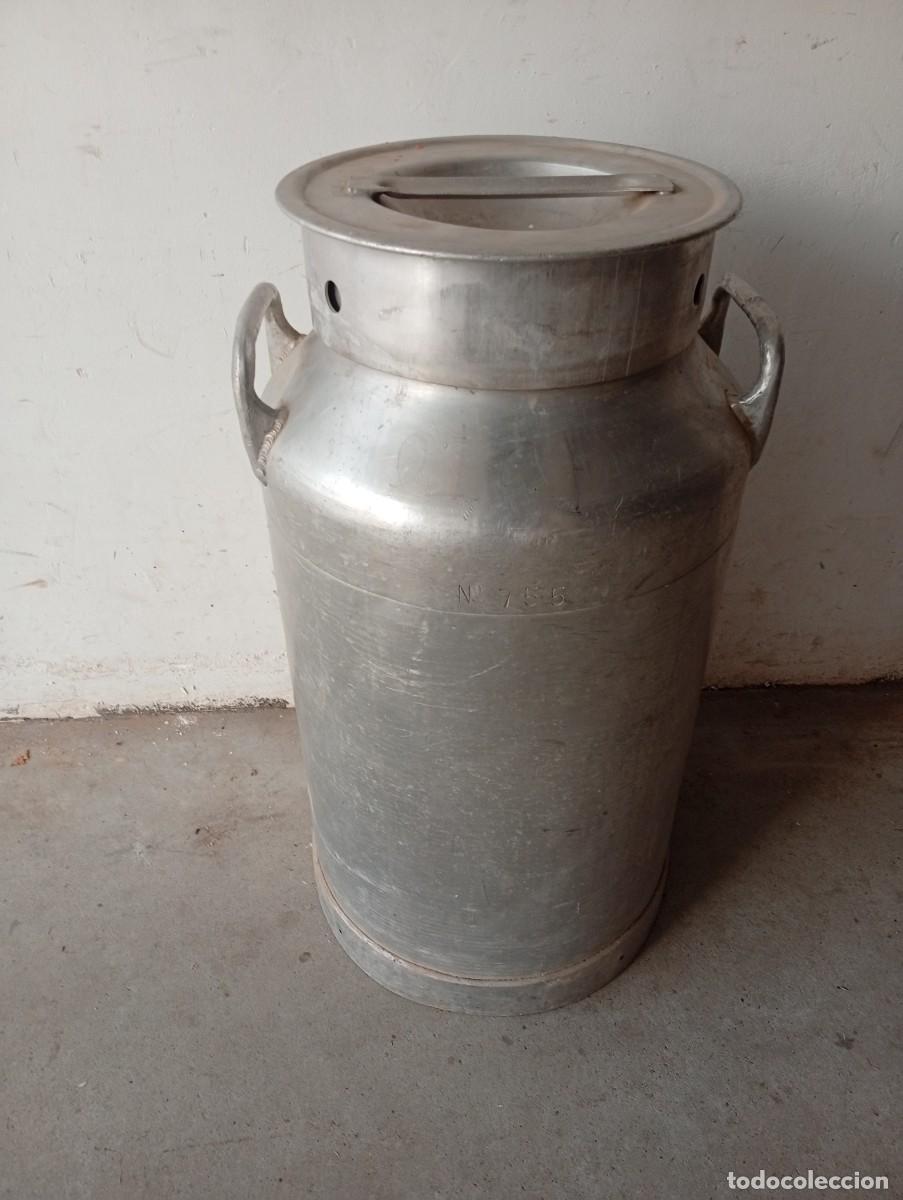 Antig&uuml;edades: ANTIGUO C&Aacute;NTARO-LECHERA DE ALUMINIO 40 L.
