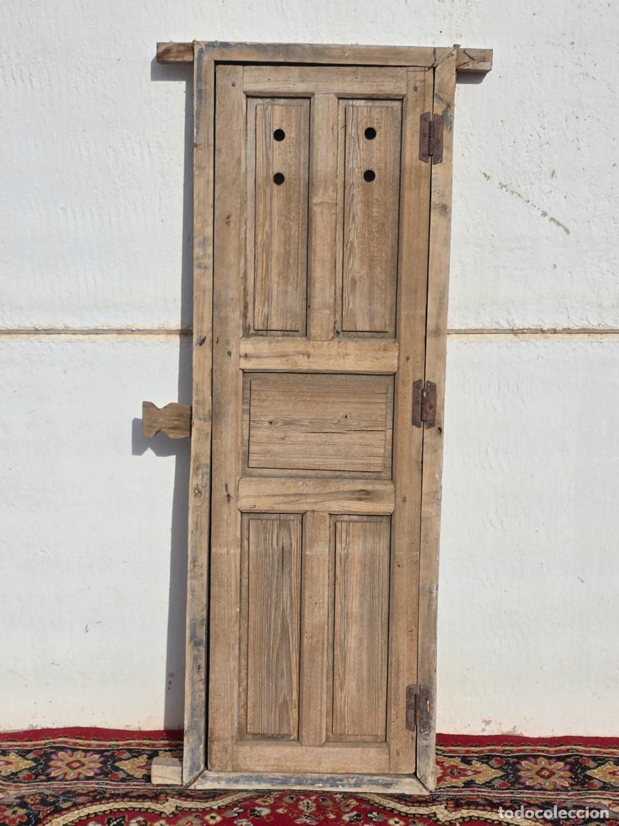 Antig&uuml;edades: Alacena antigua de una hoja