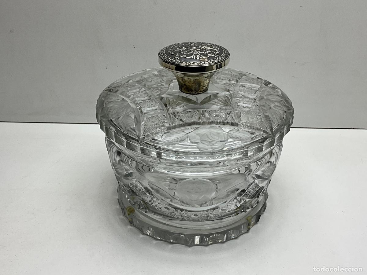 Antig&uuml;edades: ANTIGUA BOMBONERA DE CRISTAL TALLADO Y REMATE EN PLATA DE LEY- PERFECTO ESTADO MIRAR FOTOS ADICIONAL