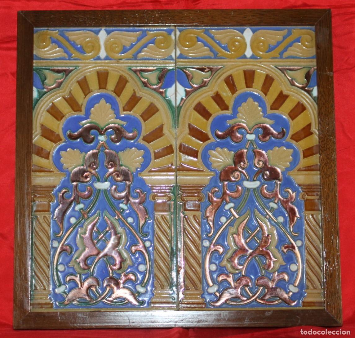 Antig&uuml;edades: Dos azulejos de Triana en cer&aacute;mica de reflejo a la cuerda seca. Enmarcados.