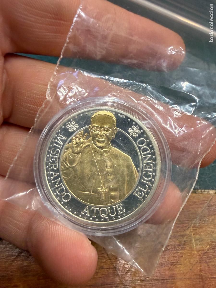 Antig&uuml;edades: MEDALLA PAPA FRANCISCO - MISERANDO ATQUE ELIGENDO - MEDIDA 3,5 CM