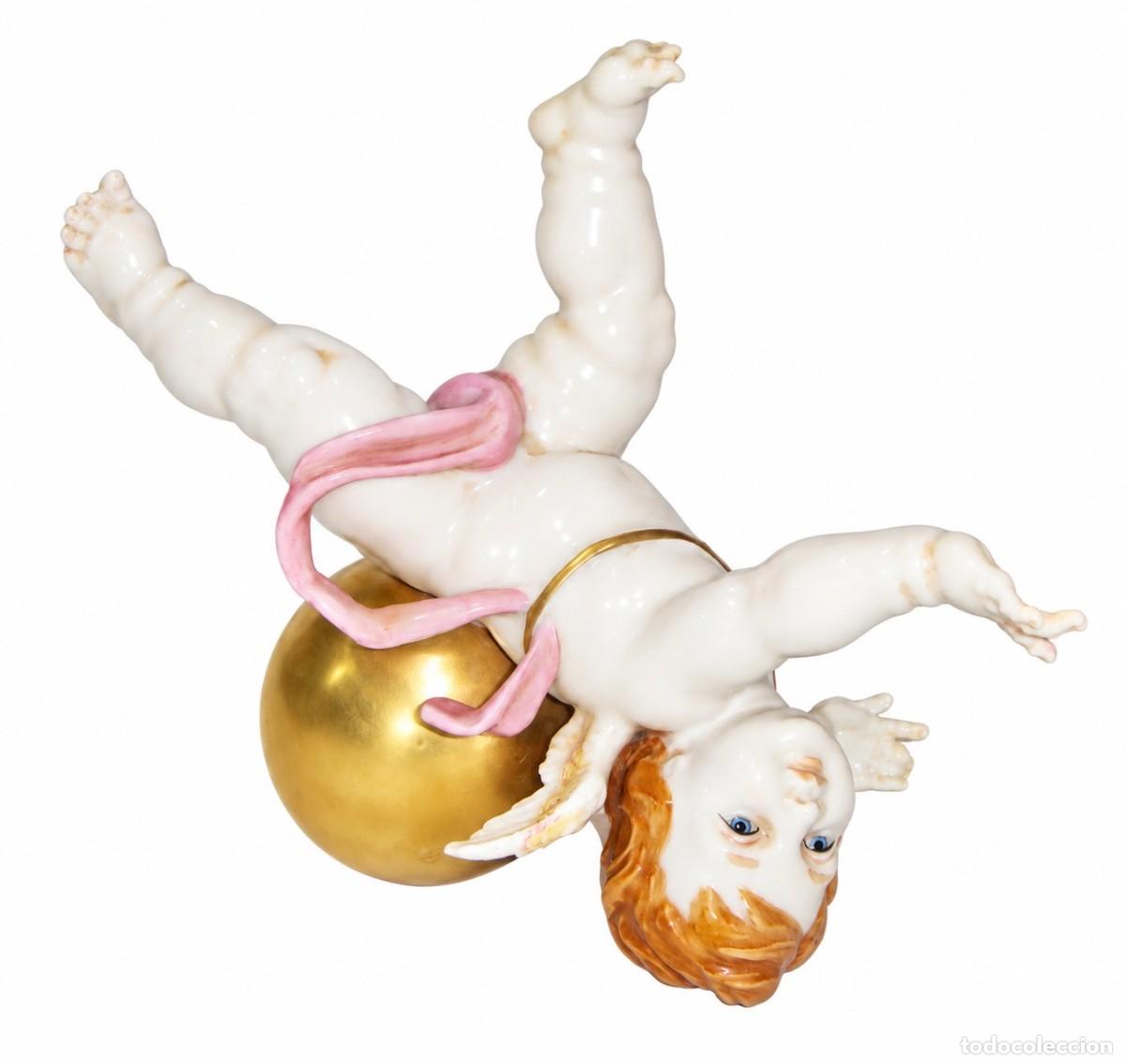 Antiques: &Aacute;ngel Equilibrista sobre Esfera Dorada &middot; Porcelana Algora &middot; ca. 1960&ndash;1980