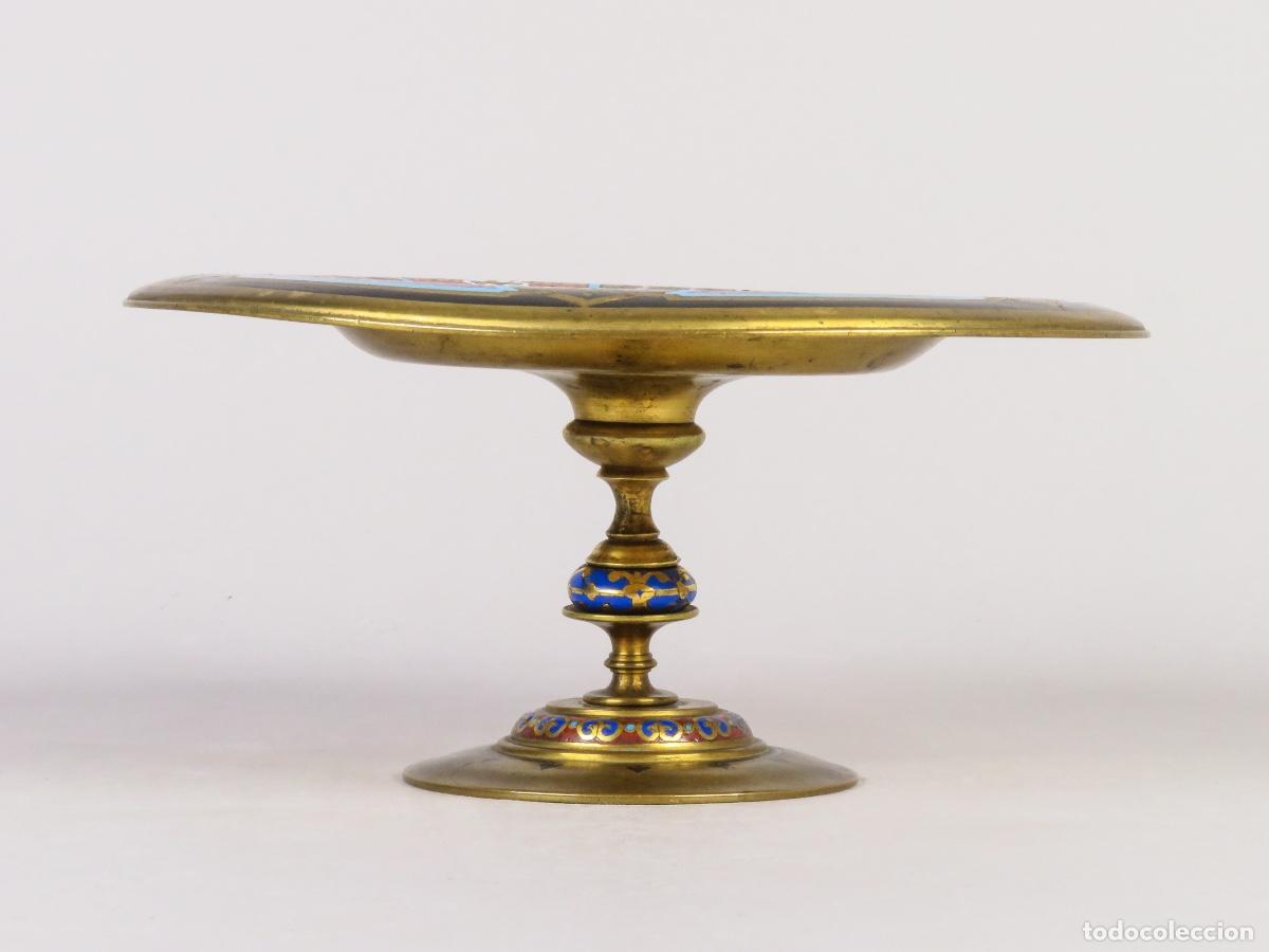 Antig&uuml;edades: Copa vac&iacute;a bolsillos bronce y esmalte champleve siglo XIX - Foto 5