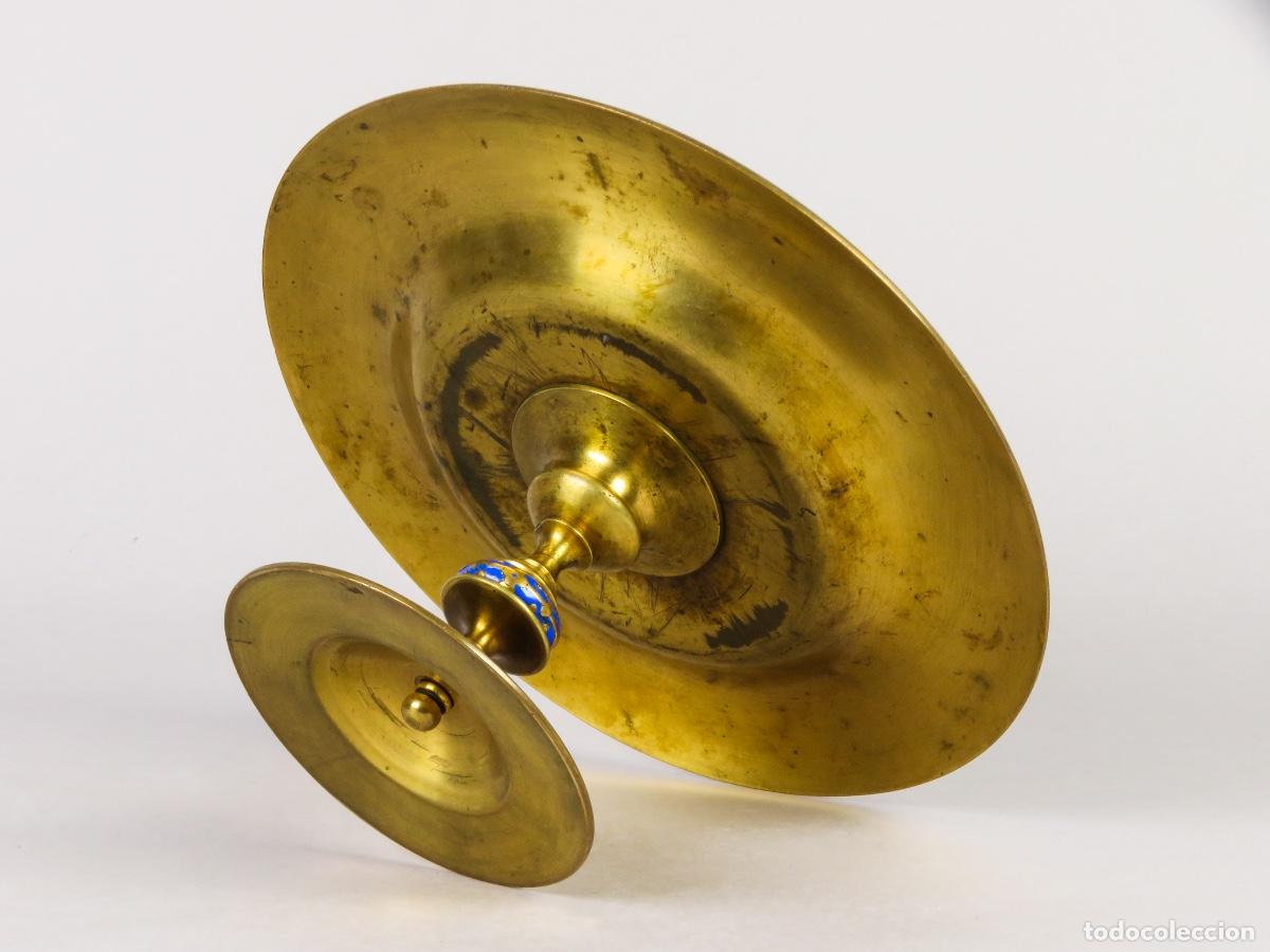 Antig&uuml;edades: Copa vac&iacute;a bolsillos bronce y esmalte champleve siglo XIX - Foto 7