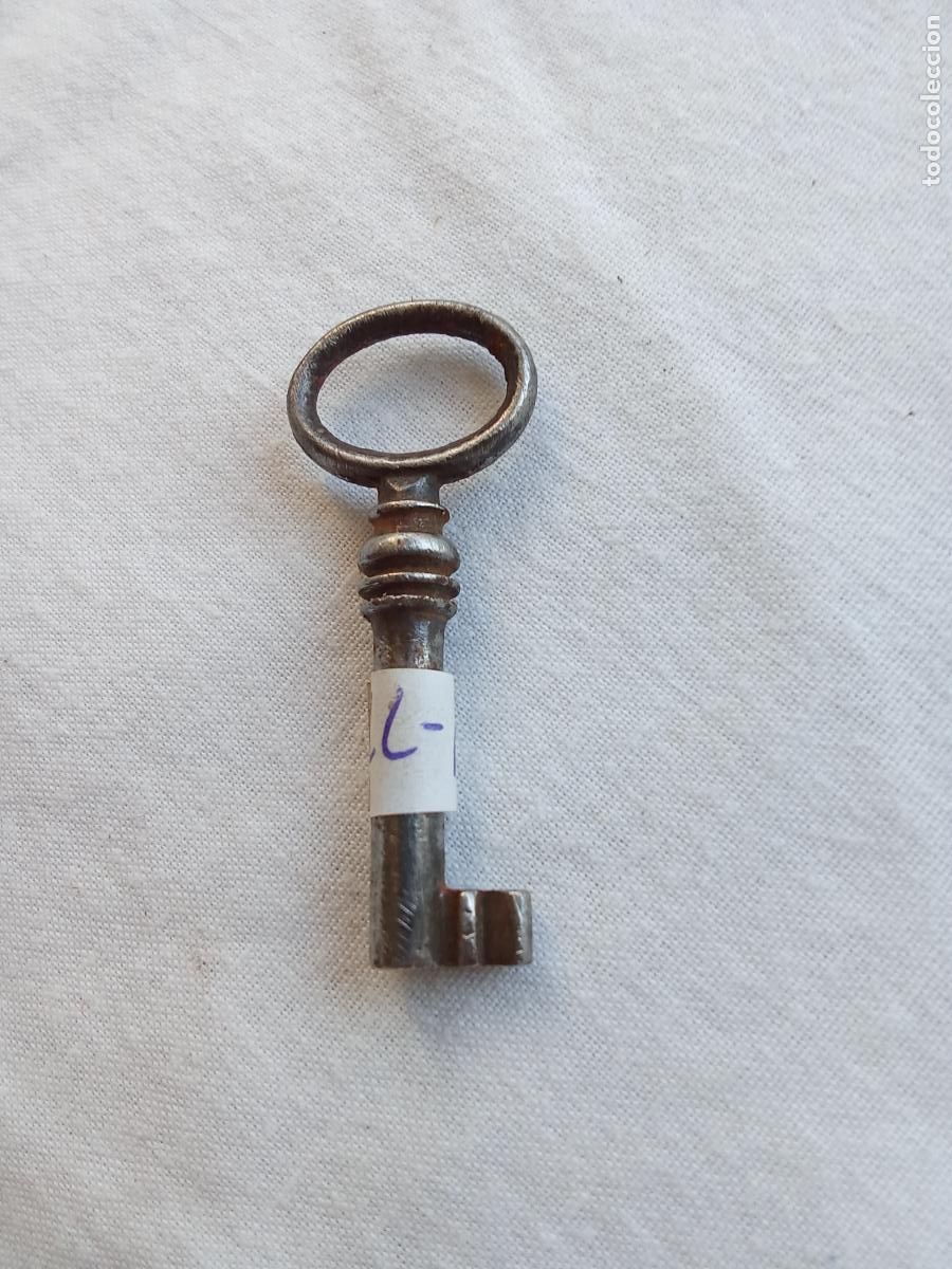 Antig&uuml;edades: Antigua llave forja hueca joyero LL-13. Cesto llaves