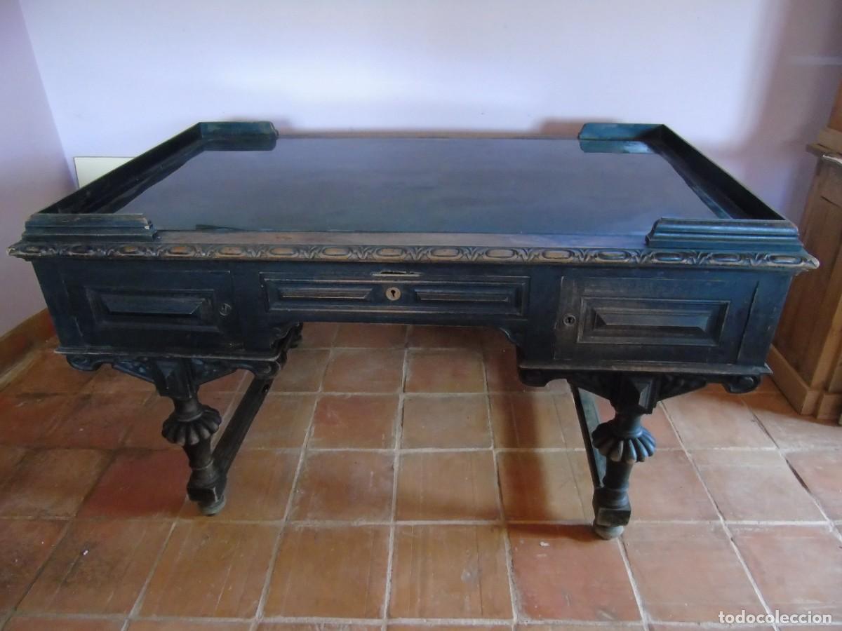 Antiquit&eacute;s: ANTIGUA MESA DE DESPACHO DE GRANDES DIMENSIONES MADERA DE NOGAL. DECORACI&Oacute;N TALLADA. DOBLE CAJONERA