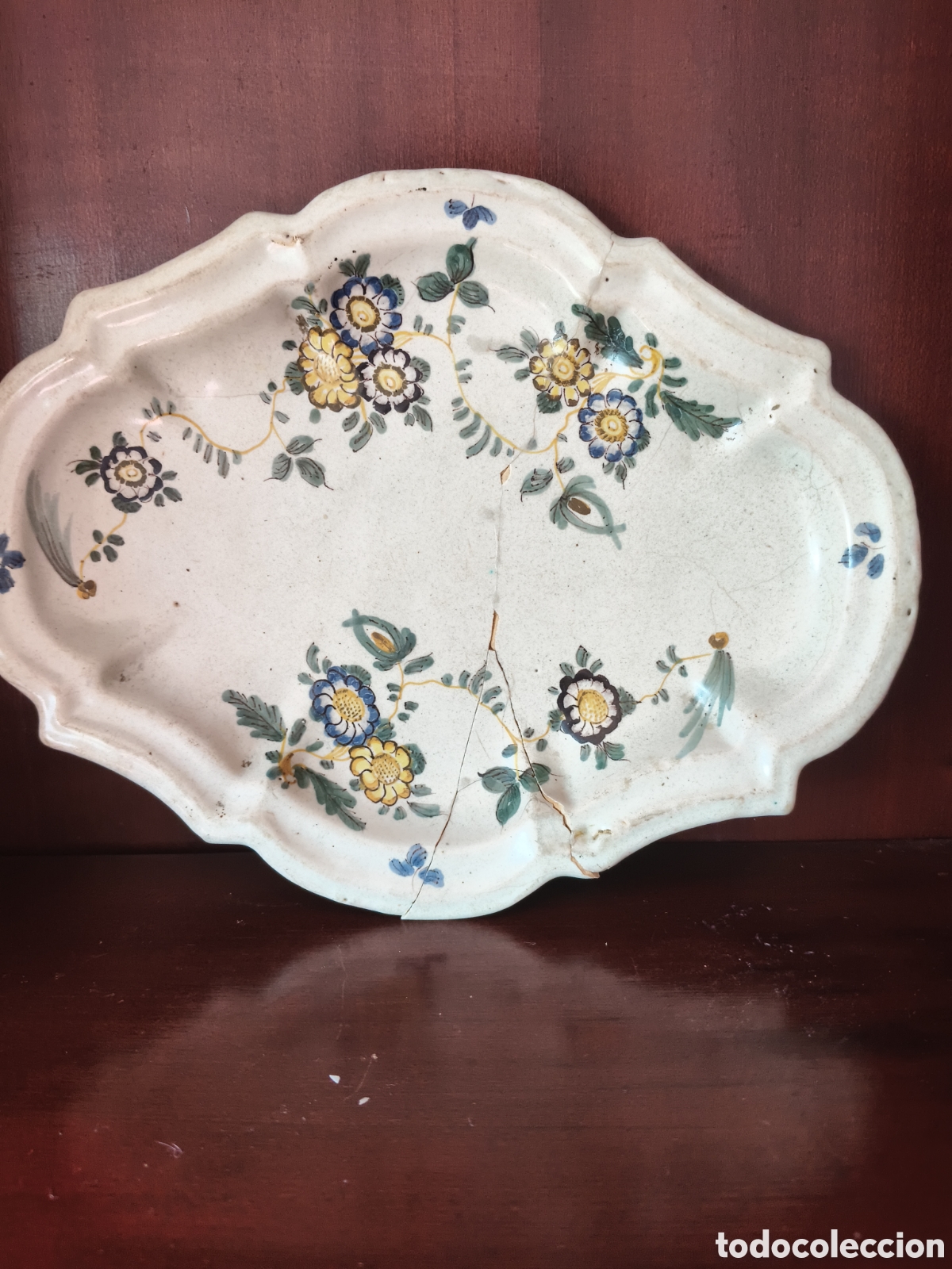 Antig&uuml;edades: Antigua fuente ceramica de Alcora, Onda, Manises Talavera