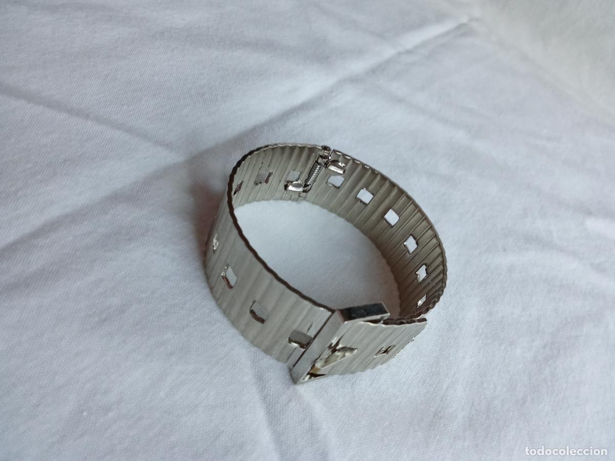 Antig&uuml;edades: Pulsera o brazalete de mujer a&ntilde;os 70. Caj&oacute;n 4 despacho