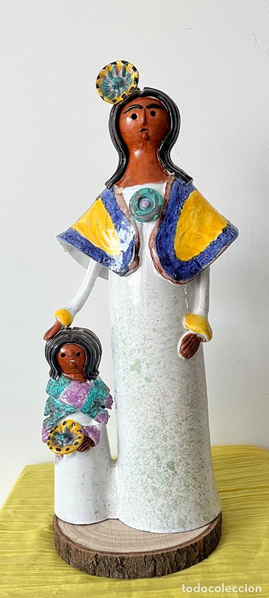 Antig&uuml;edades: MADRE CON NI&Ntilde;A Y FLOR