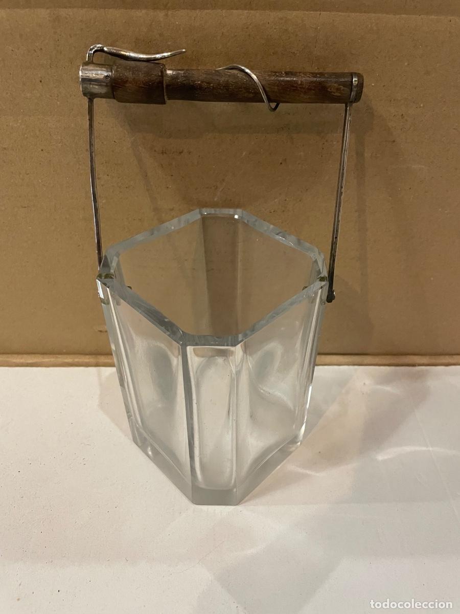 Antig&uuml;edades: ANTIGUA CUBITERA DE CRISTAL ,MADERA Y PLATA DE LEY CON SUS CONTRSTES 22 CM. CONTANDO ASA