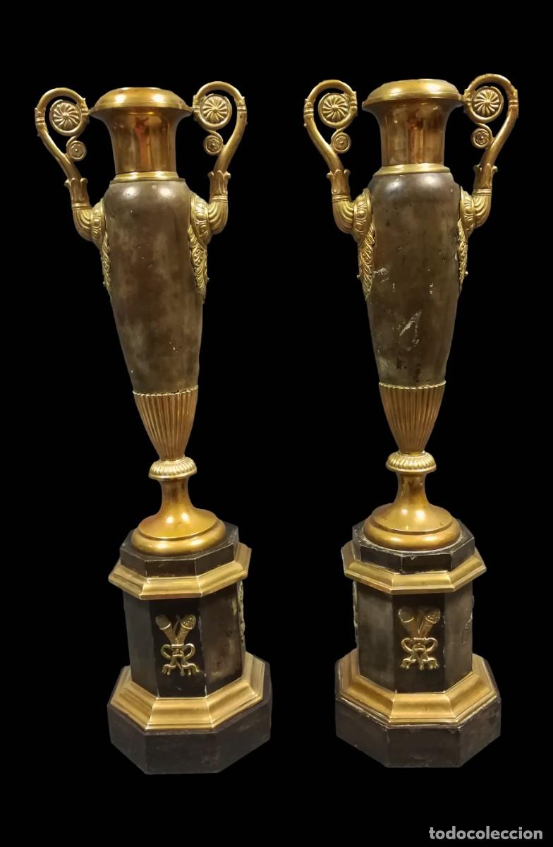 Antig&uuml;edades: PAREJA DE ANFORAS IMPERIO ANTIGUAS DE LATON Y BRONCE