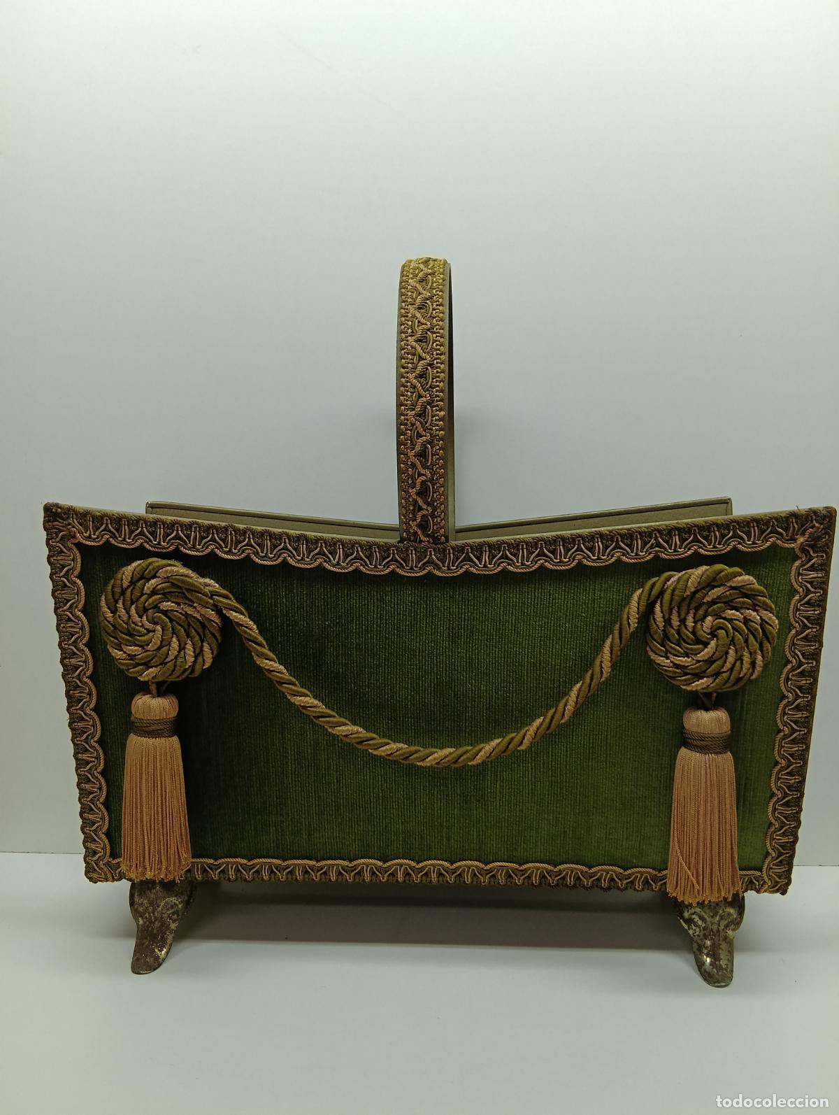 Antiguidades: Revistero Vintage Estilo Knole / Hollywood Regency - Metal Tapizado Terciopelo Verde y Borlas