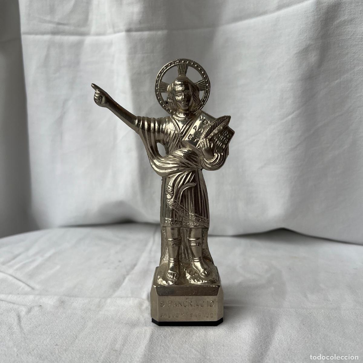 Antig&uuml;edades: Escultura en Metal Cromado de San Pancracio. Inscripci&oacute;n &rdquo;Salud y Trabajo&rdquo;. Vintage. Circa 1980
