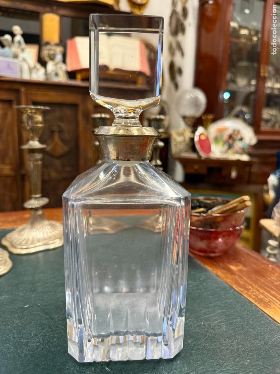 Antig&uuml;edades: ANTIGUA BOTELLA DE CRISTAL CON GOLLETE EN PLATA DE LEY CONTRASTADO - MEDIDA TOTAL 26 CM
