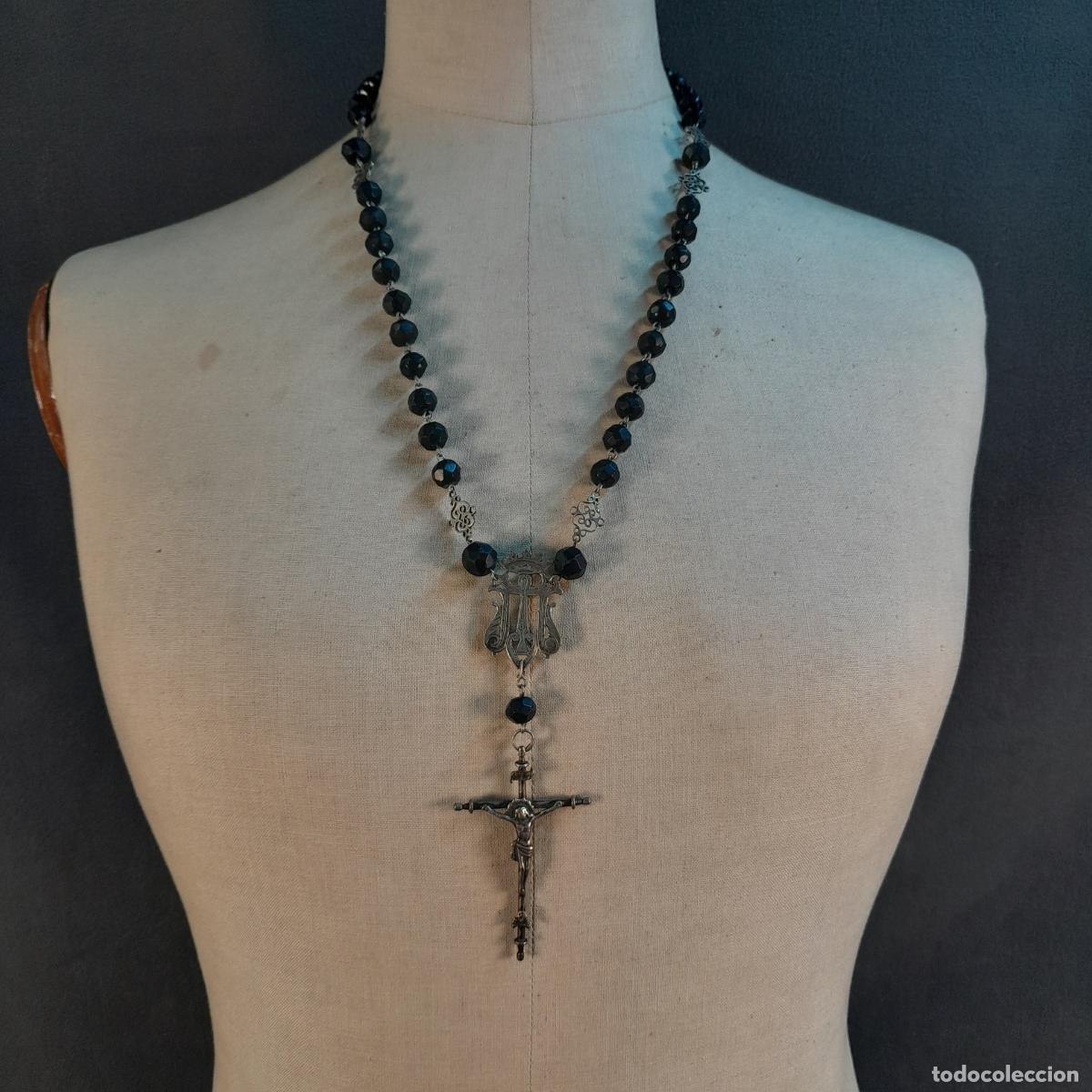 Antig&uuml;edades: R-490. ROSARIO DE LUTO EN PLATA Y CUENTAS DE AZABACHE O VIDRIO FACETADO NEGRO. S. XX
