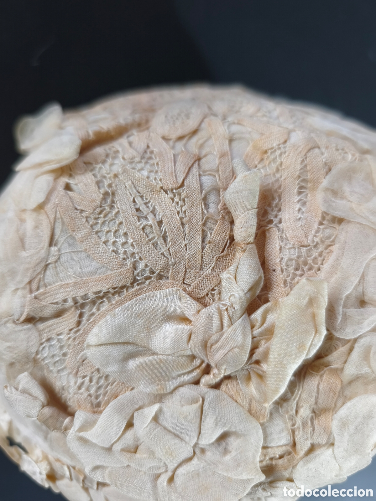 Antig&uuml;edades: MU&Ntilde;ECA JUMEAU O SIMILAR GORRITO CAPOTA
