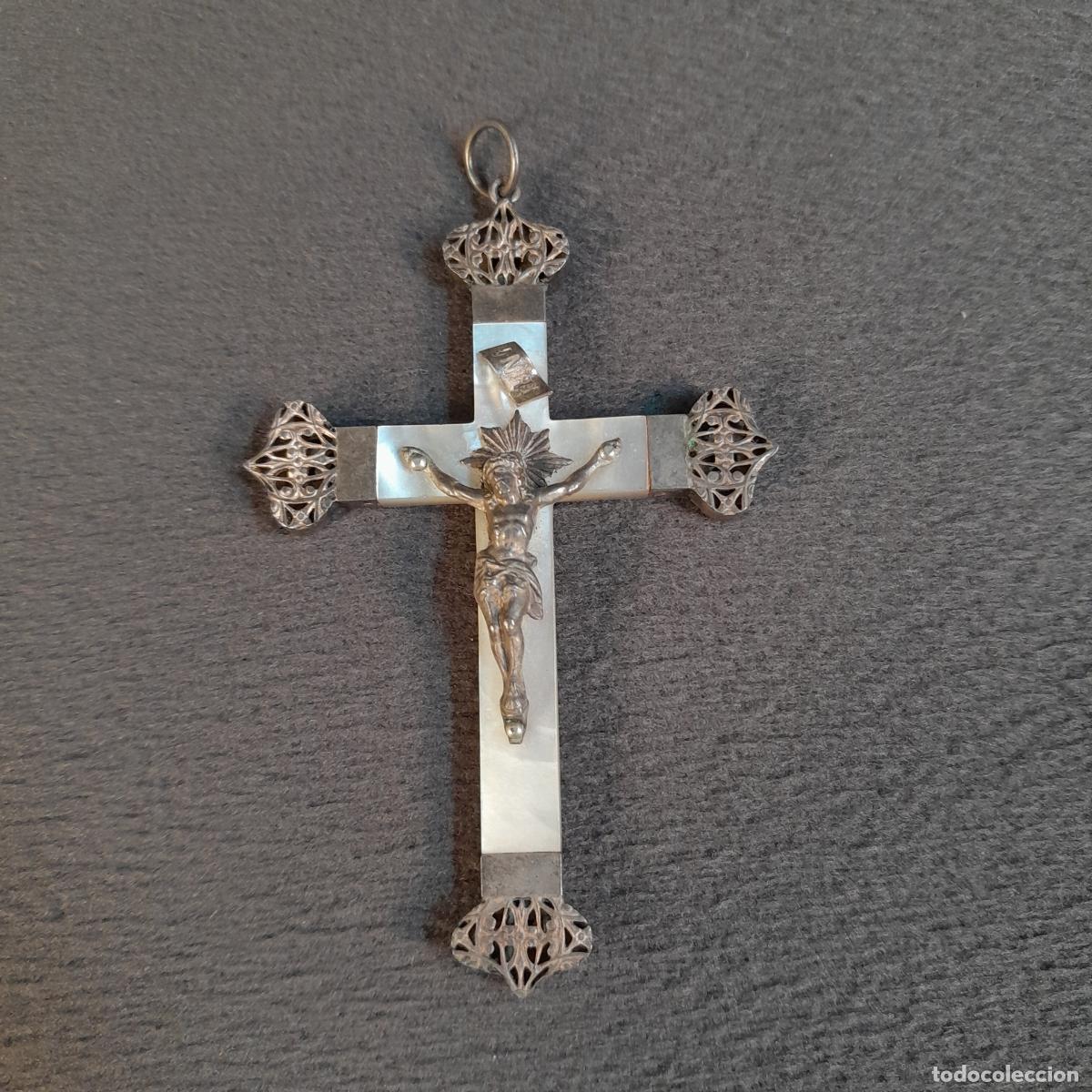 Antiguidades: J-4612. COLGANTE CRUZ EN N&Aacute;CAR Y PLATA CON CRISTO EN RELIEVE. S. XIX - S. XX