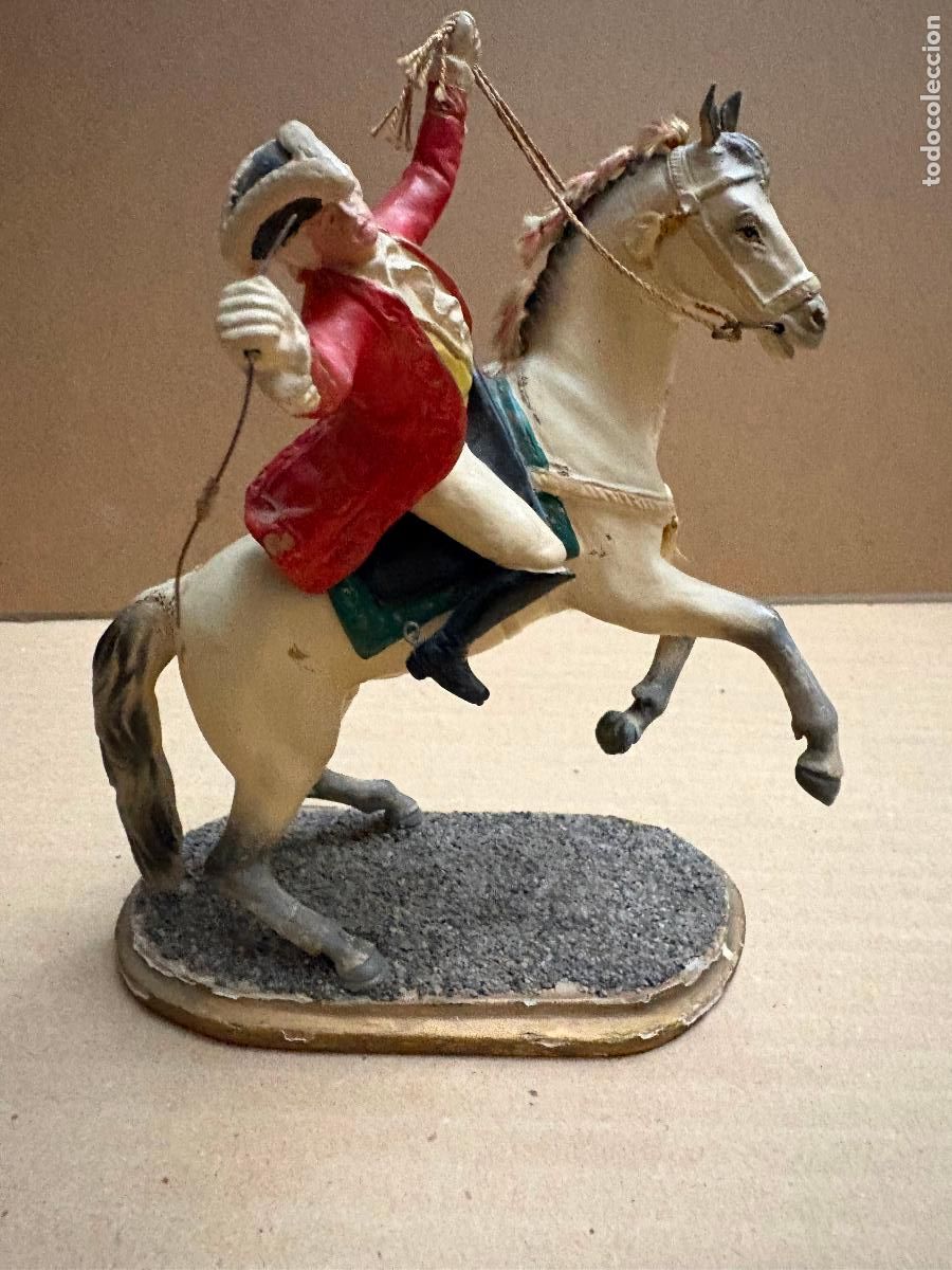 Antig&uuml;edades: Figura, militar a caballo de terracota