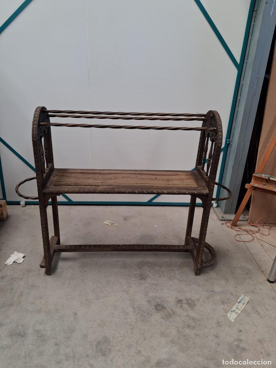 Antig&uuml;edades: Paraguero antiguo en madera