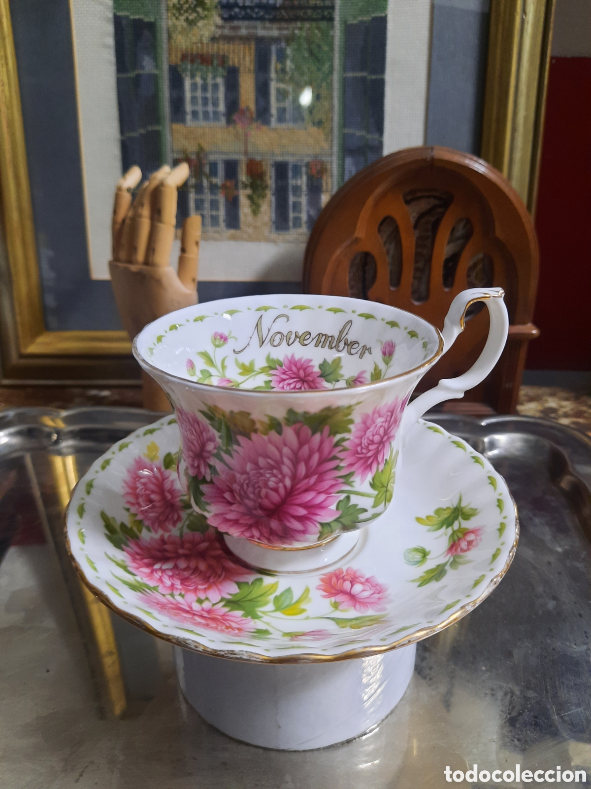 Antig&uuml;edades: Taza y Plato - Porcelana Inglesa - Royal Albert - November