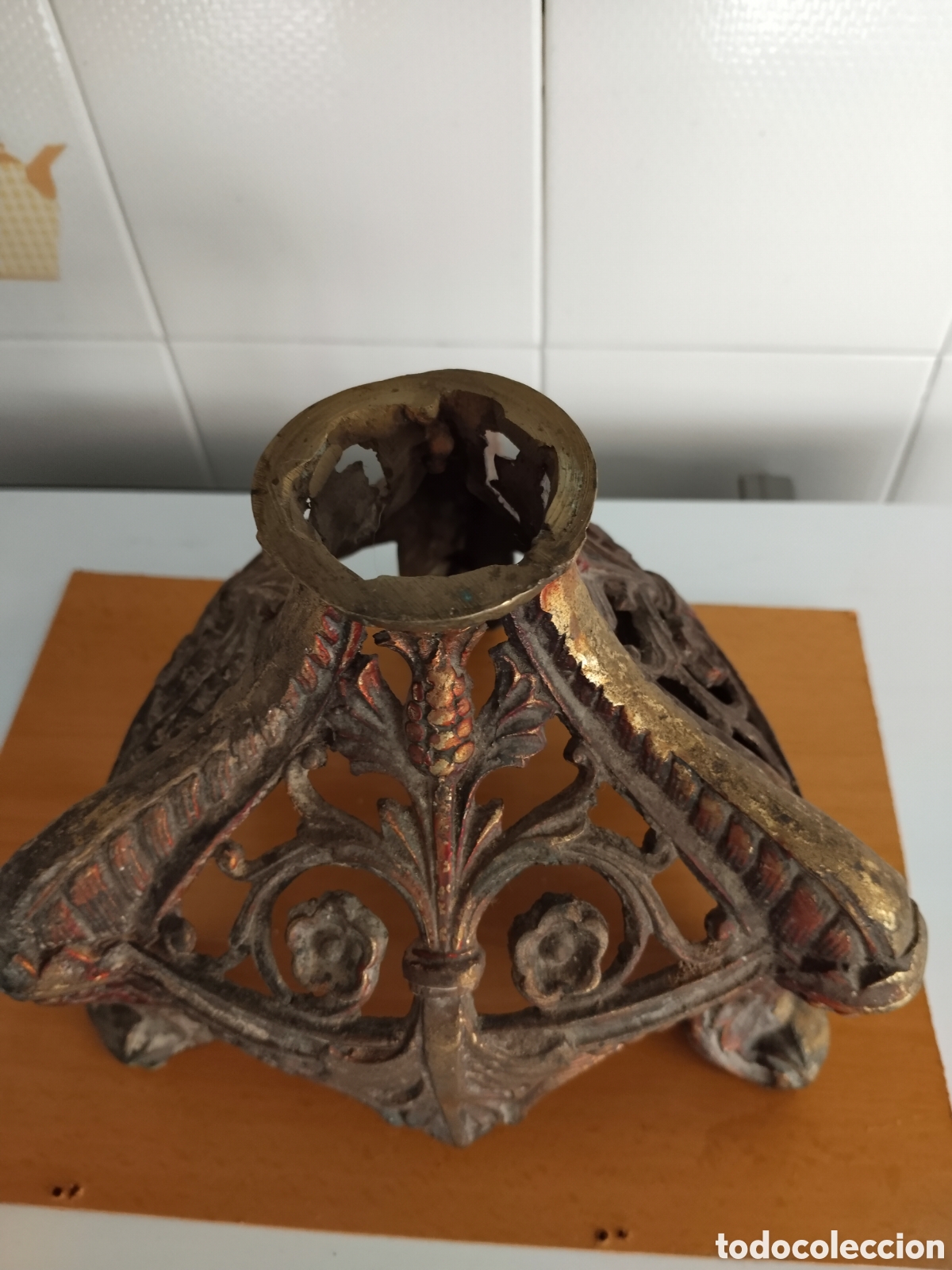Antig&uuml;edades: BASE DE CANDELERO DE IGLESIA - Foto 1