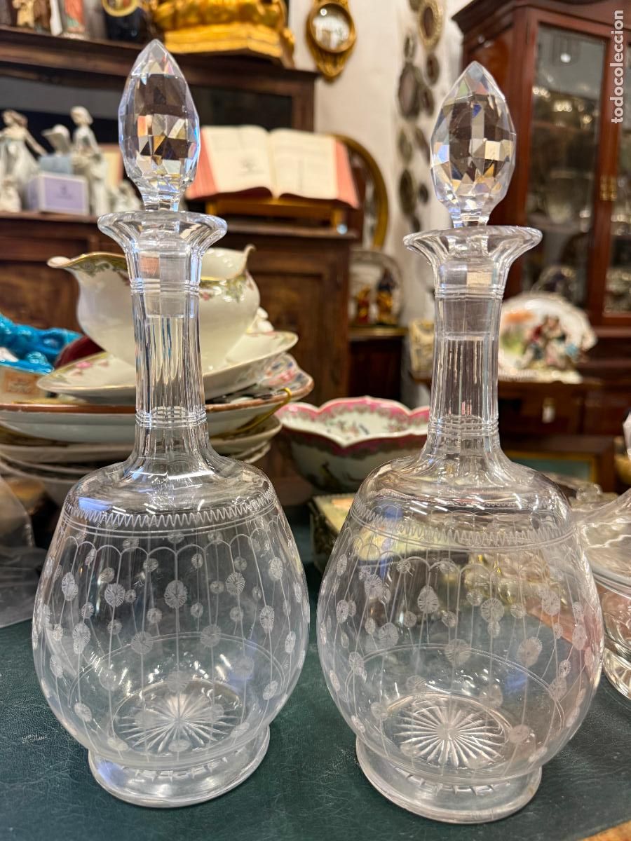 Antig&uuml;edades: PRECIOSA PAREJA DE BOTELLAS DE CRISTAL Y GRABADO AL ACIDO - MEDIDA TOTAL 29,5 CM