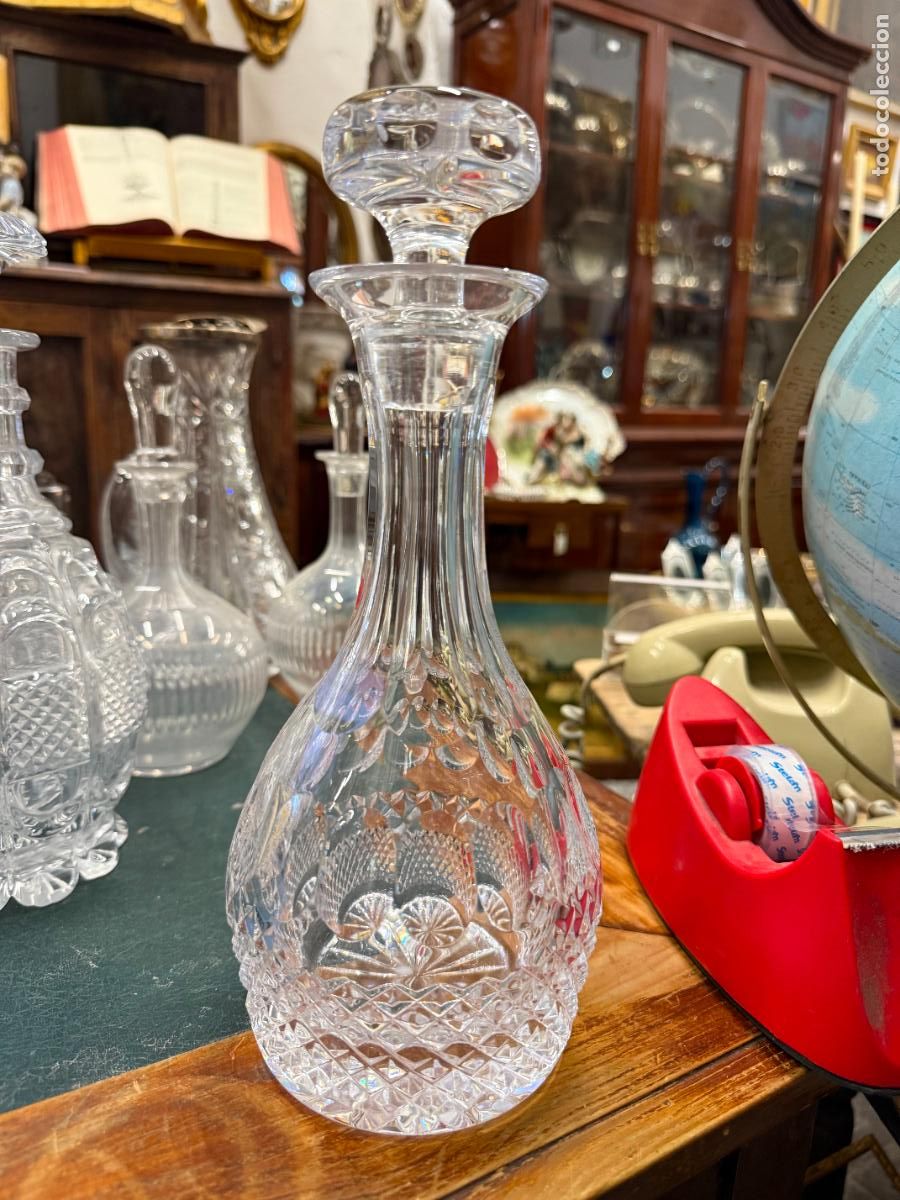 Antig&uuml;edades: PRECIOSA BOTELLA DE CRISTAL TALLADO - MEDIDA TOTAL 28 CM