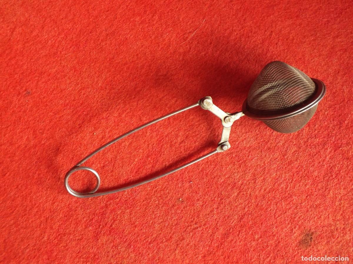 Antig&uuml;edades: ANTIGUO COLADOR DE PINZAS PARA INFUSIONES