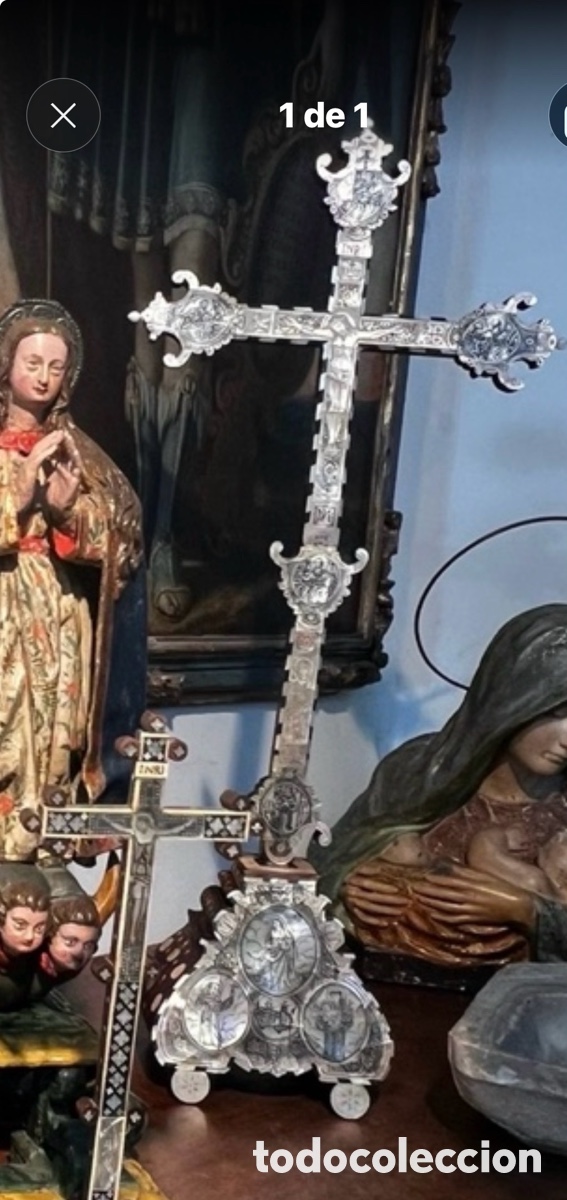 Antig&uuml;edades: Cruz Franciscana del siglo XVIII en ra&iacute;z de olivo y madre perla