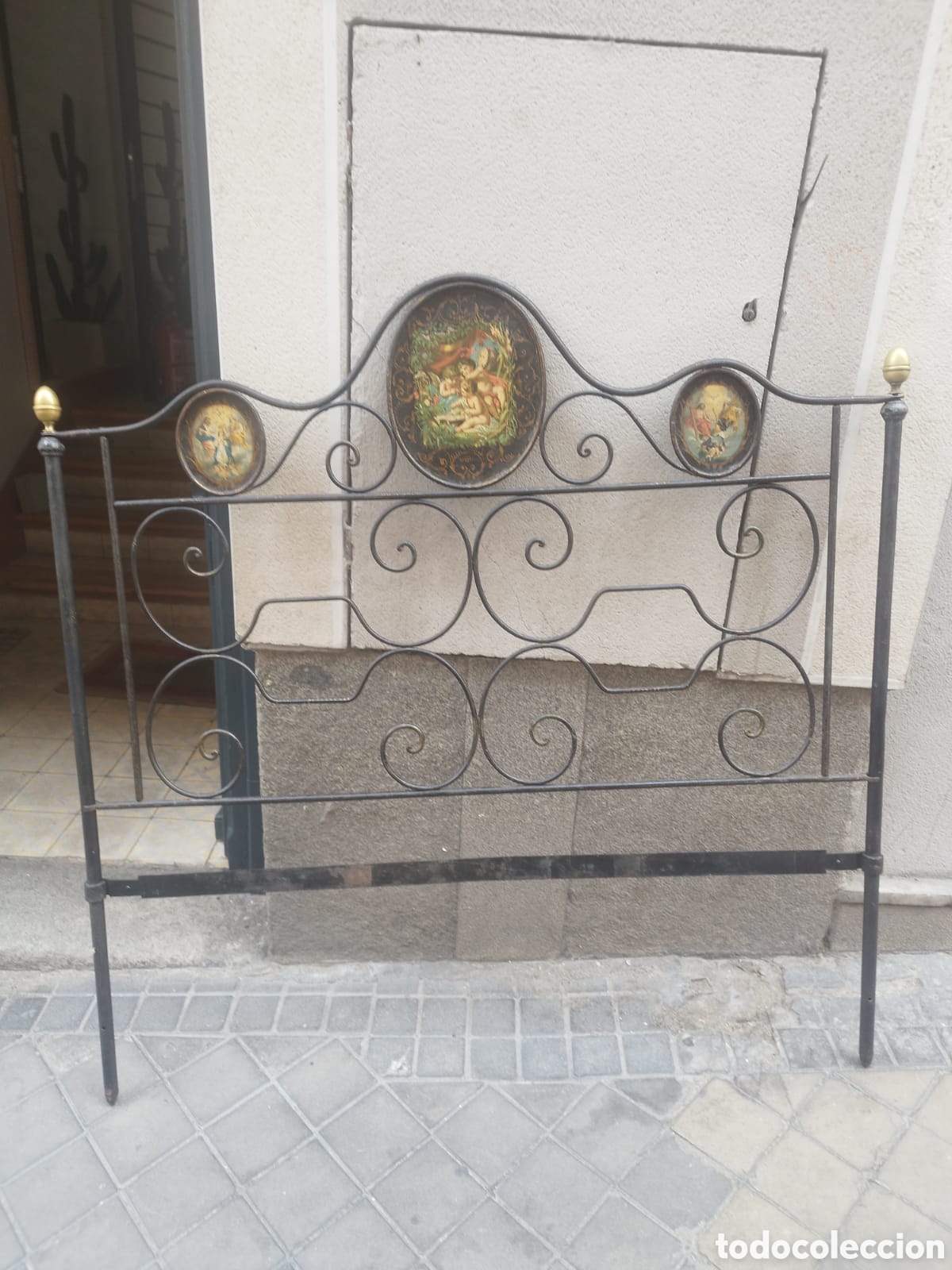 Antig&uuml;edades: Cama con pinturas siglo diecinueve - Foto 1