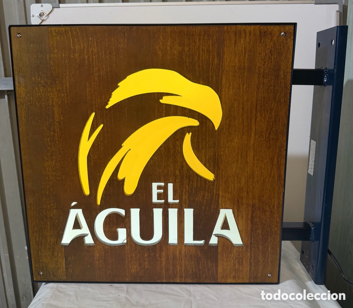 Antig&uuml;edades: R&oacute;tulo Luminoso Cerveza El &Aacute;guila