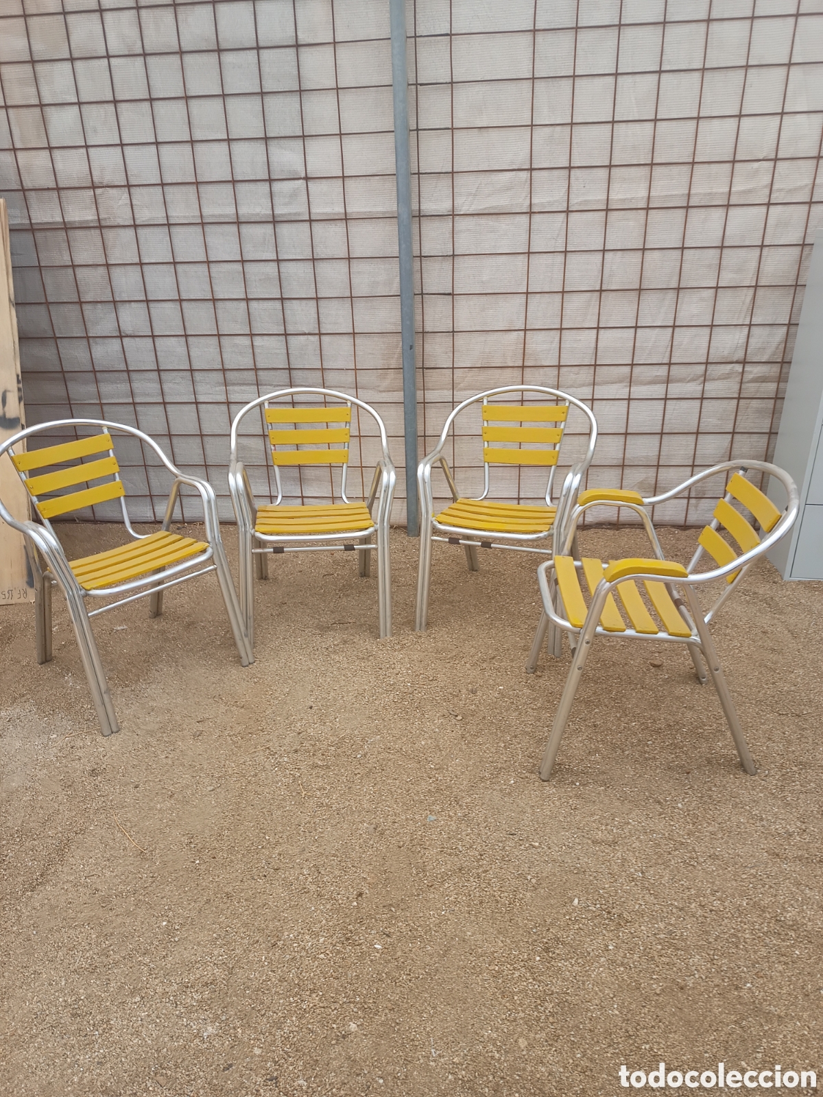 Antig&uuml;edades: 4 sillas de exterior , aluminio y madera - Foto 2