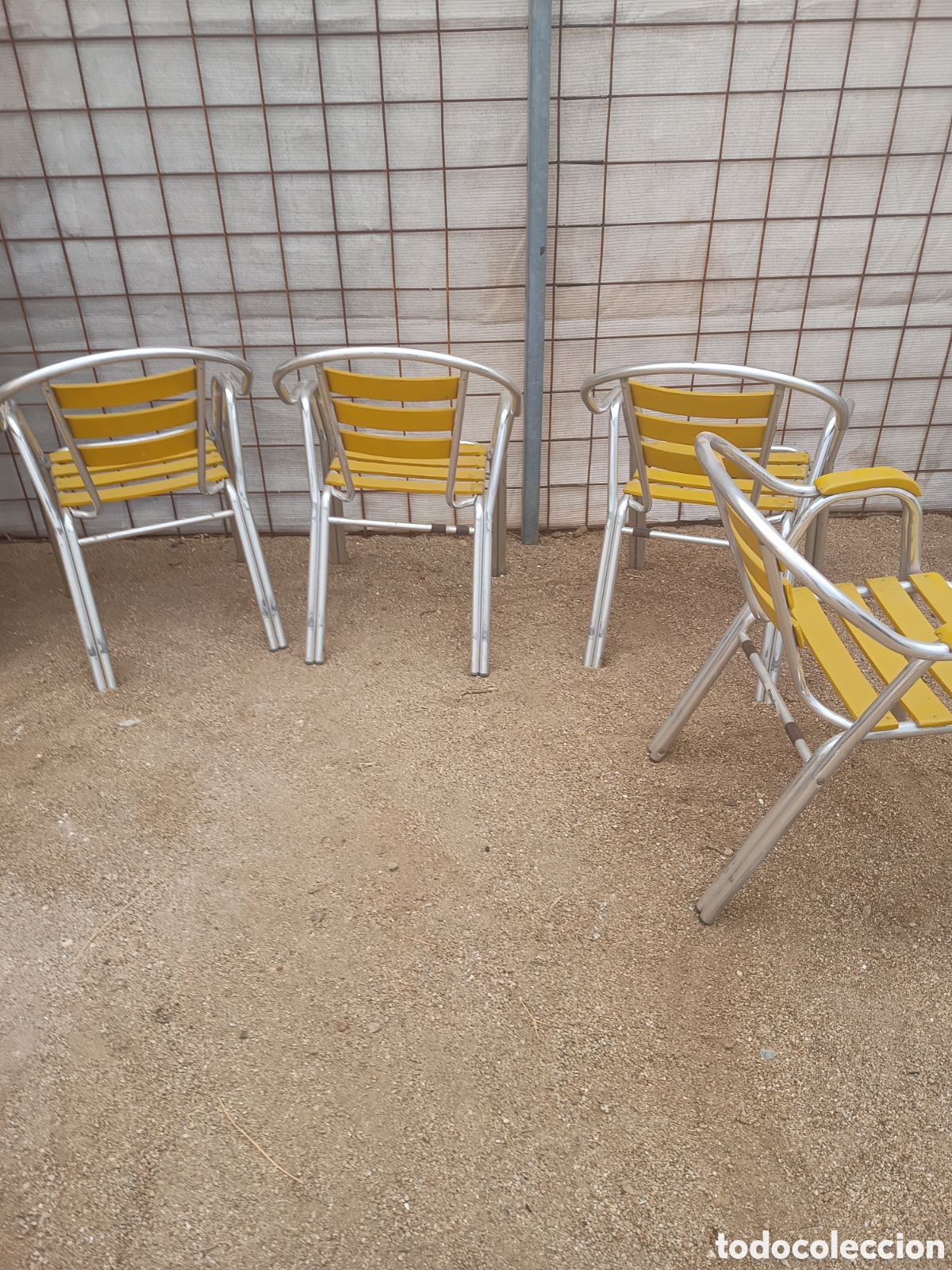 Antig&uuml;edades: 4 sillas de exterior , aluminio y madera - Foto 4
