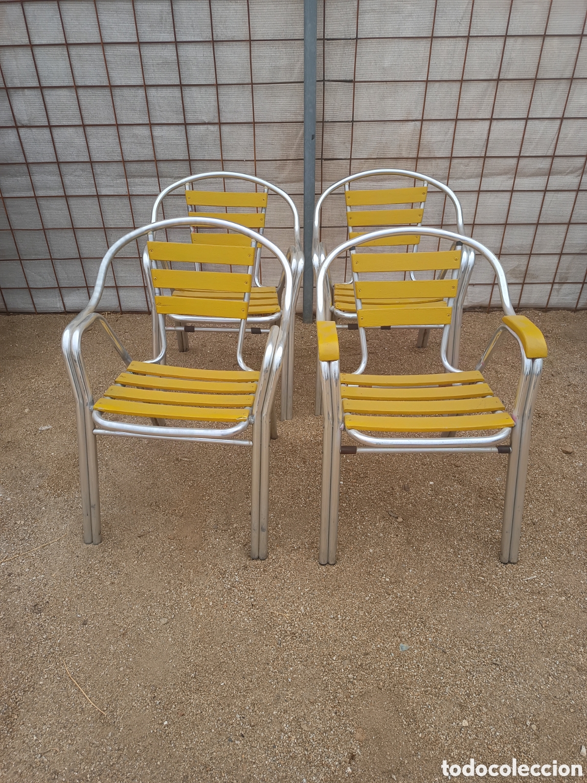 Antig&uuml;edades: 4 sillas de exterior , aluminio y madera - Foto 1