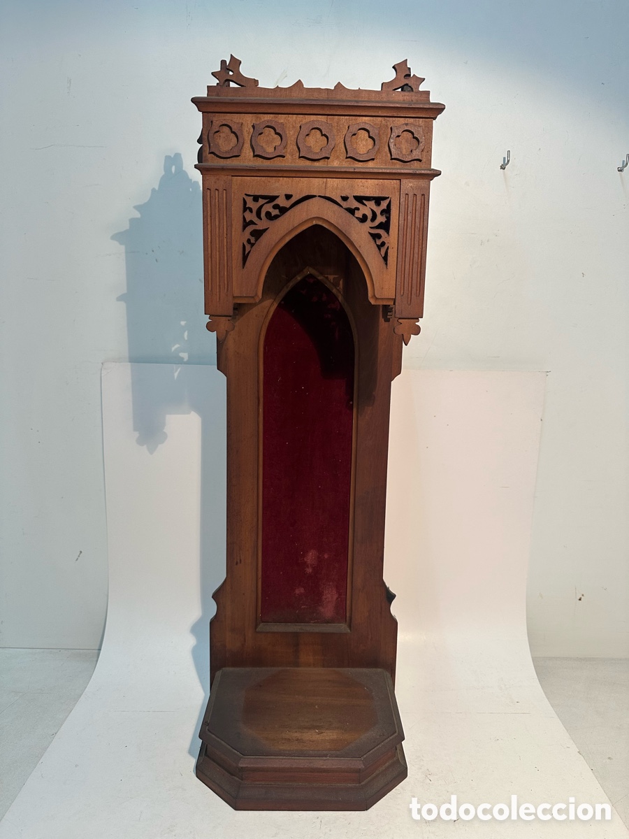 Antiguidades: ANTIGUA CAPILLA NEOGOTICA PARA IMAGEN RELIGIOSA, 71CM.