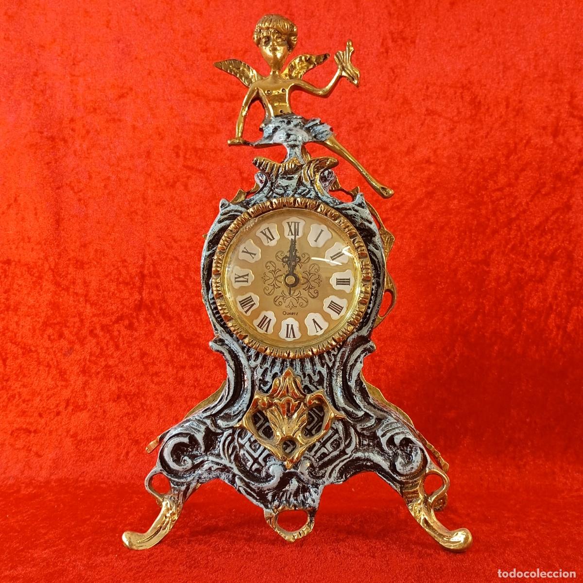Antig&uuml;edades: HERMOSO RELOJ ESTILO ROCOCO - BRONCE Y LAT&Oacute;N - NUMERAL ROMANO - S. XX - 20 X 32,5 CM / 1620