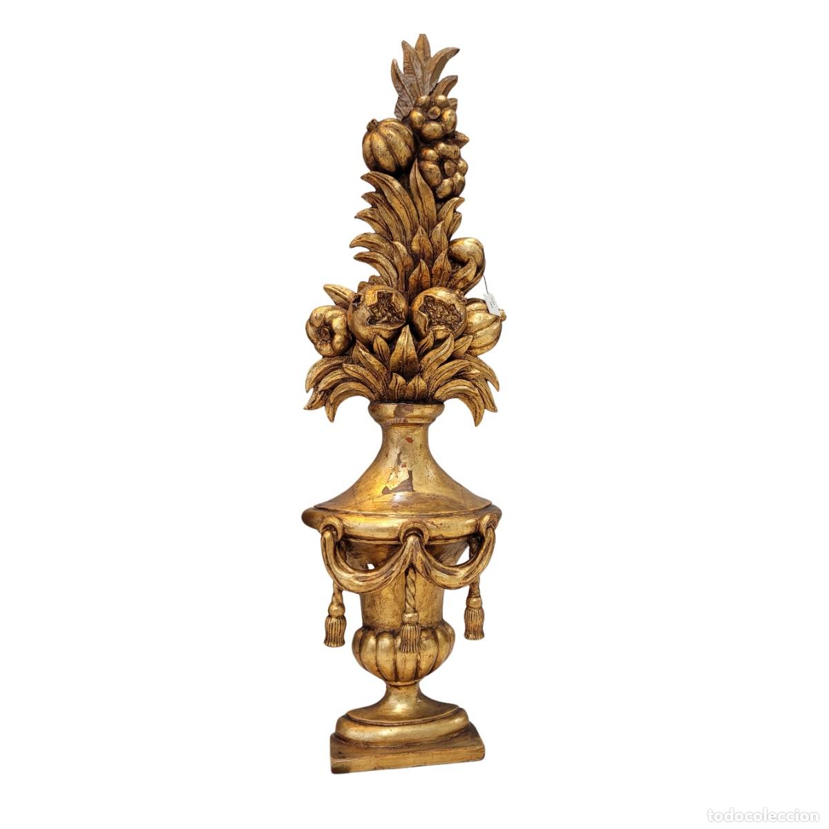 Antig&uuml;edades: Aplique / guarnici&oacute;n &rdquo;Copa Medici&rdquo;, Madera tallada y dorada, s. XX - Espa&ntilde;a