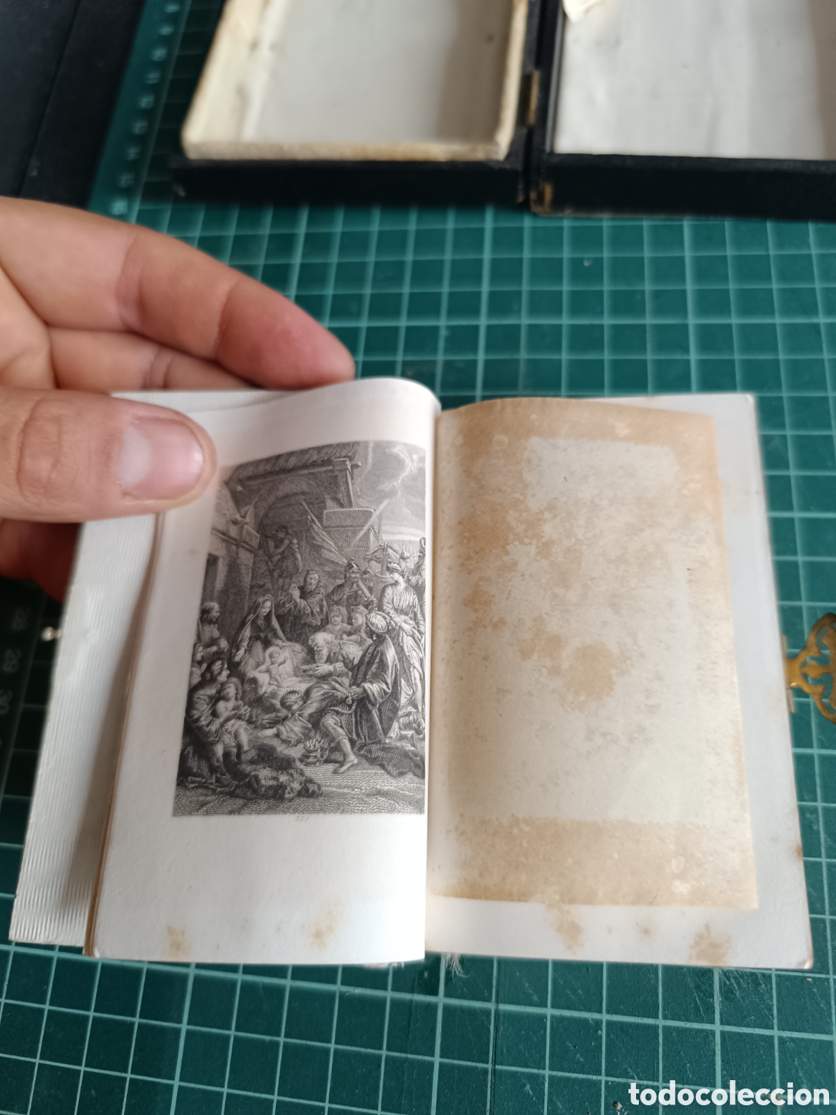 Antig&uuml;edades: Misal devocionario antiguo de nacar - Foto 4