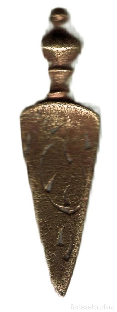 Antig&uuml;edades: Antiguo amuleto de bronce romano ic&oacute;nico de gladiadores con forma de gladius 3,4cm