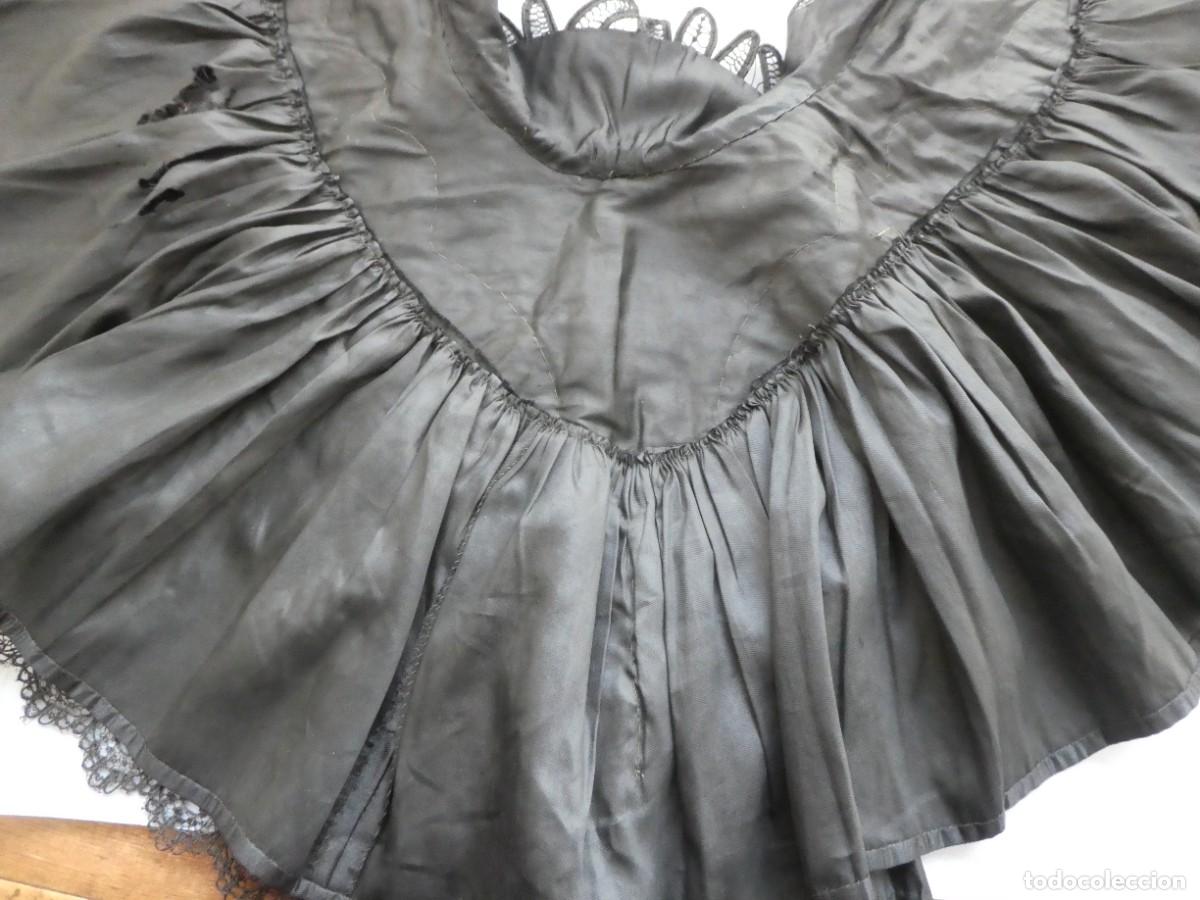 Antig&uuml;edades: ANTIGUA CAPA DE ENCAJE S.XIX - Foto 9