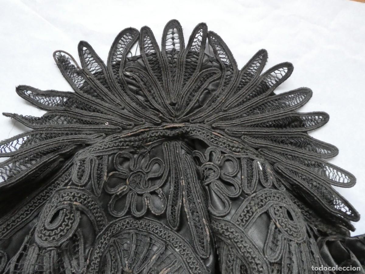 Antig&uuml;edades: ANTIGUA CAPA DE ENCAJE S.XIX - Foto 14