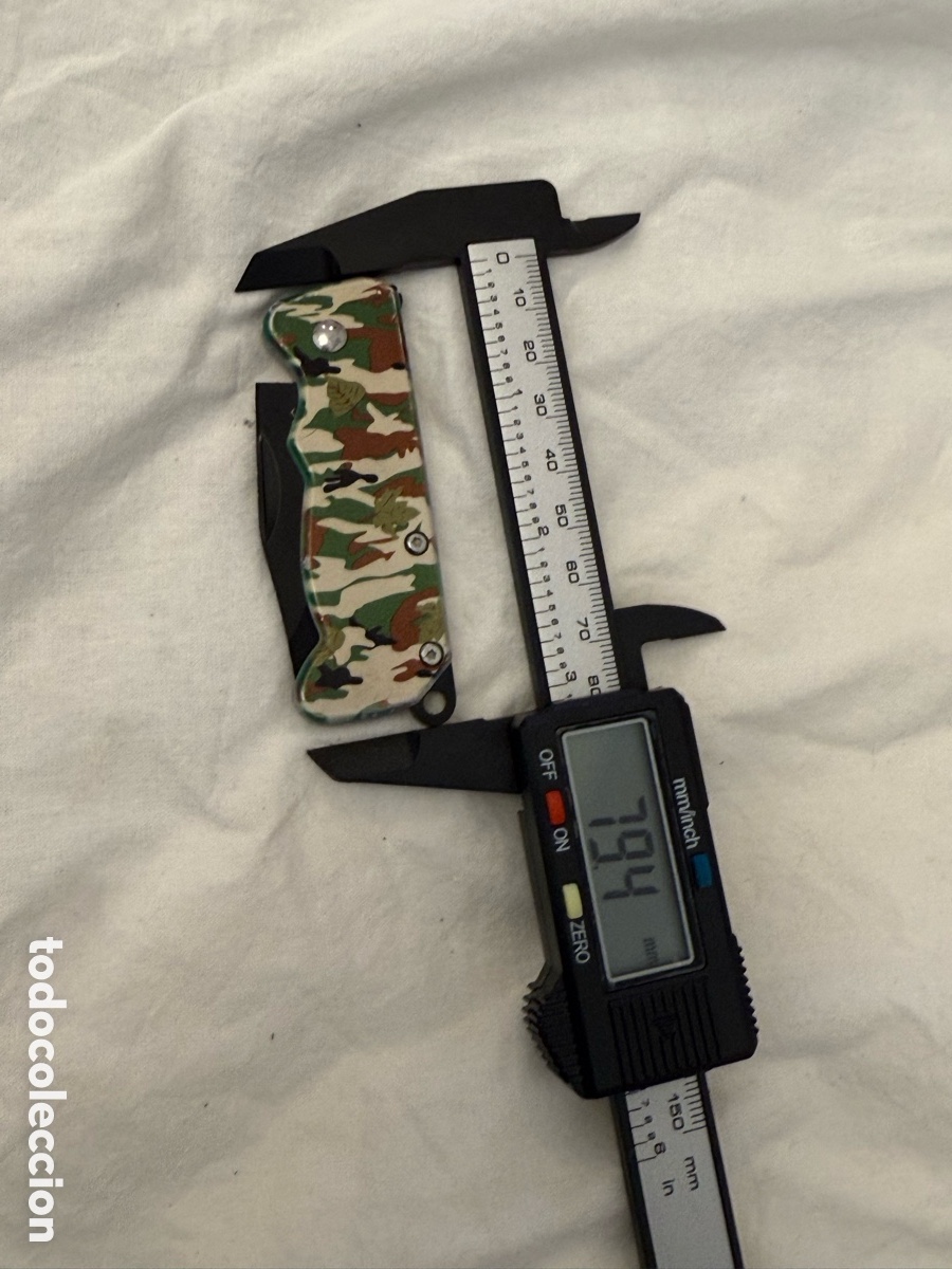 Antig&uuml;edades: Navaja plegable K306 con mango camuflaje militar y hoja negra &ndash; 8 cm cerrada