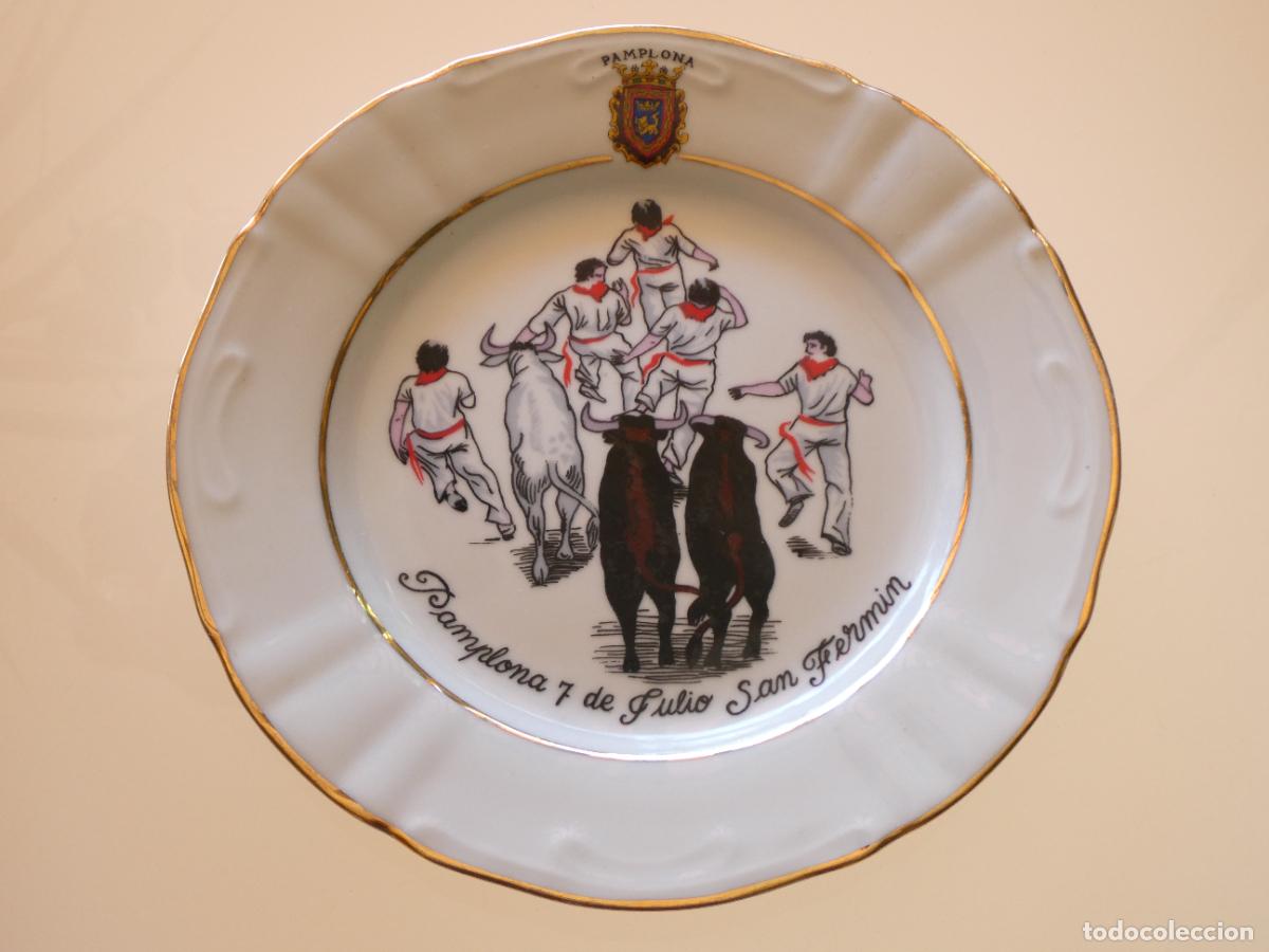 Antig&uuml;edades: PLATO DE CER&Aacute;MICA. PAMPLONA NAVARRA 7 JULIO SAN FERM&Iacute;N TOROS ENCIERRO. 21CM. 350GR