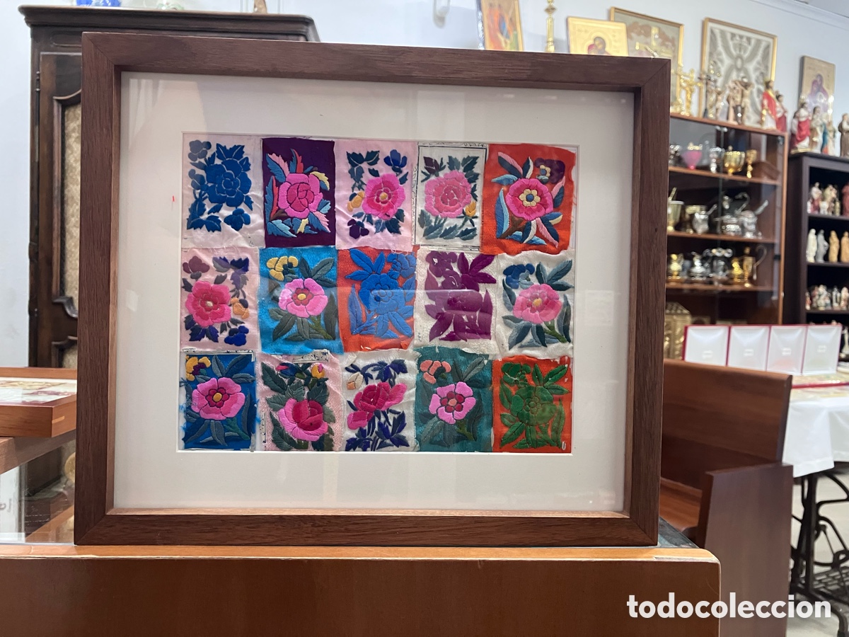 Antiguidades: Cuadro con muestras de bordados de mant&oacute;n de Manila