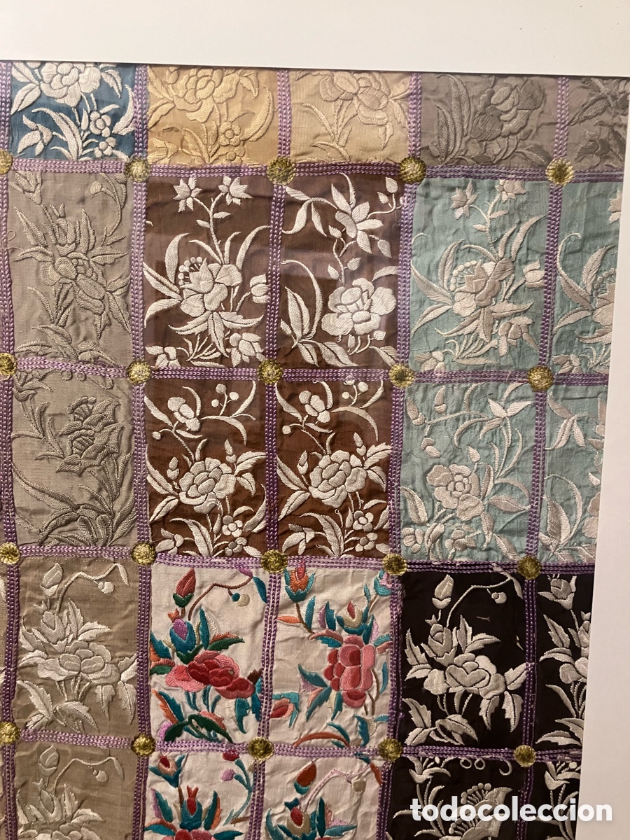 Antiguidades: Cuadro con muestras de bordados de mant&oacute;n de Manila
